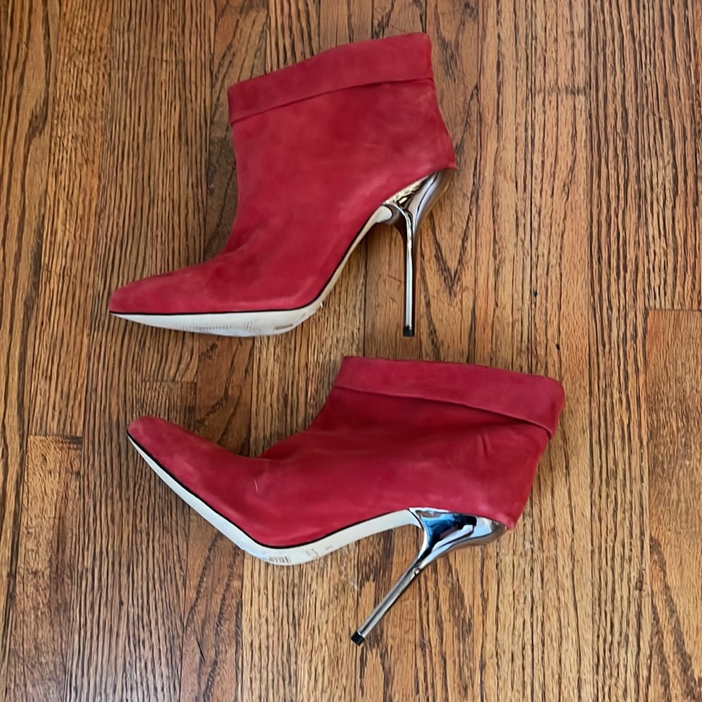 8 1/2 // Aldo Red Suede Ankle Boots With Metallic Silver Heel